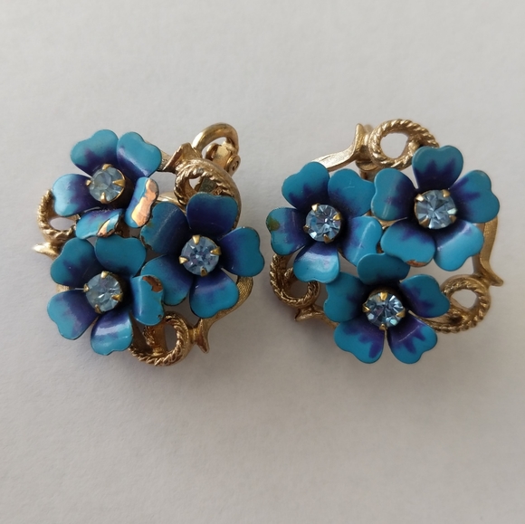 VTG. Avon Blue, Purple & Gold Tone & Blue RhinestoneFlower Clip On Earrings - Picture 2 of 13